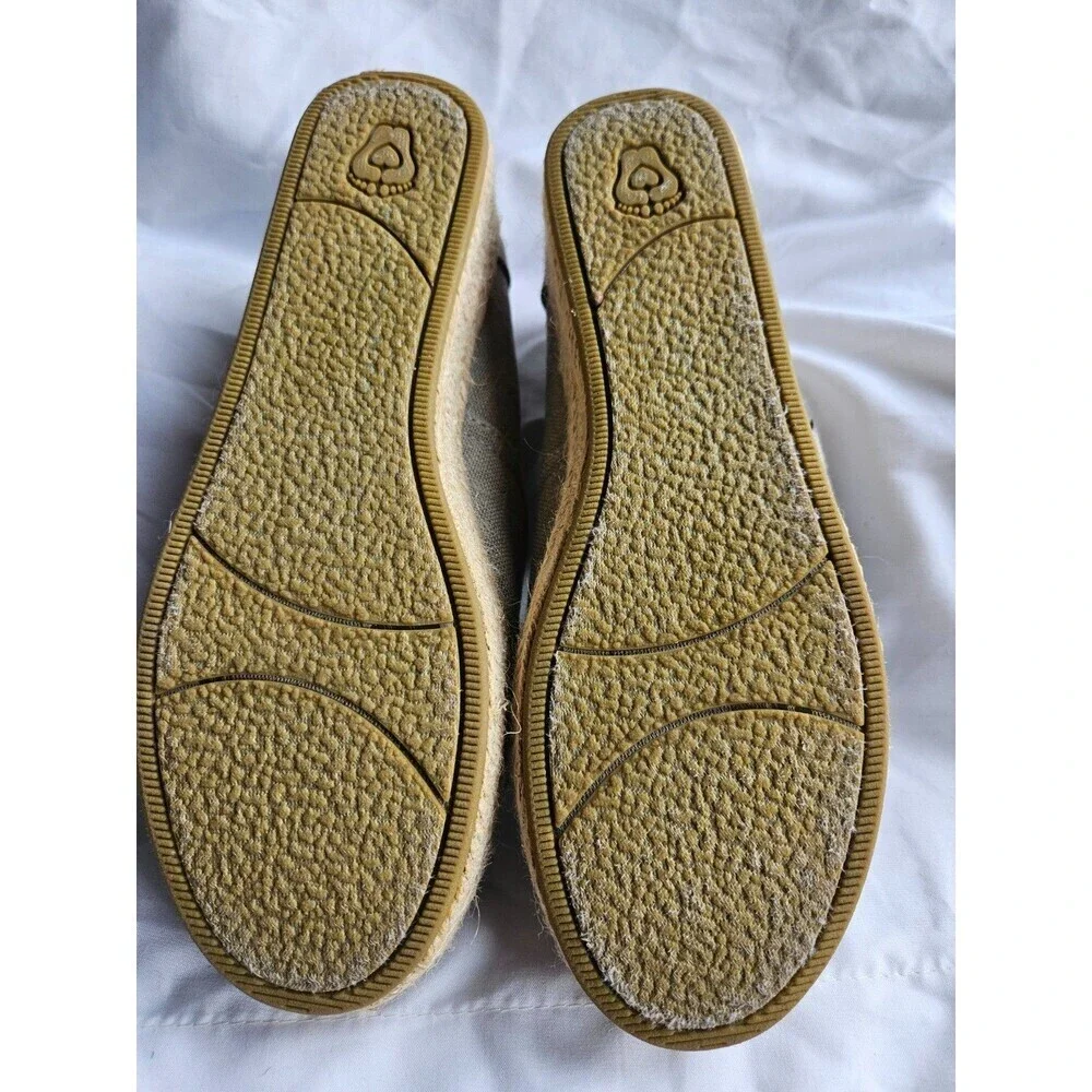 BOB’S by Skechers  Memory Foam Women’s Canvas  Wedge Espadrille Taupe Size 7.5 M